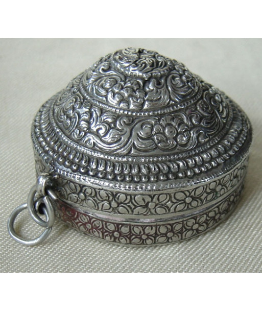 Betel box to keep lime Betel box to keep lime